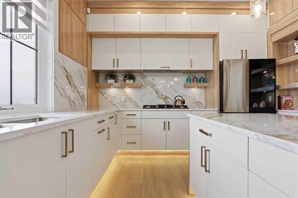 230 Royal Birch View Nw, Calgary, Alberta  T3G 5J8 - Photo 5 - A2288005