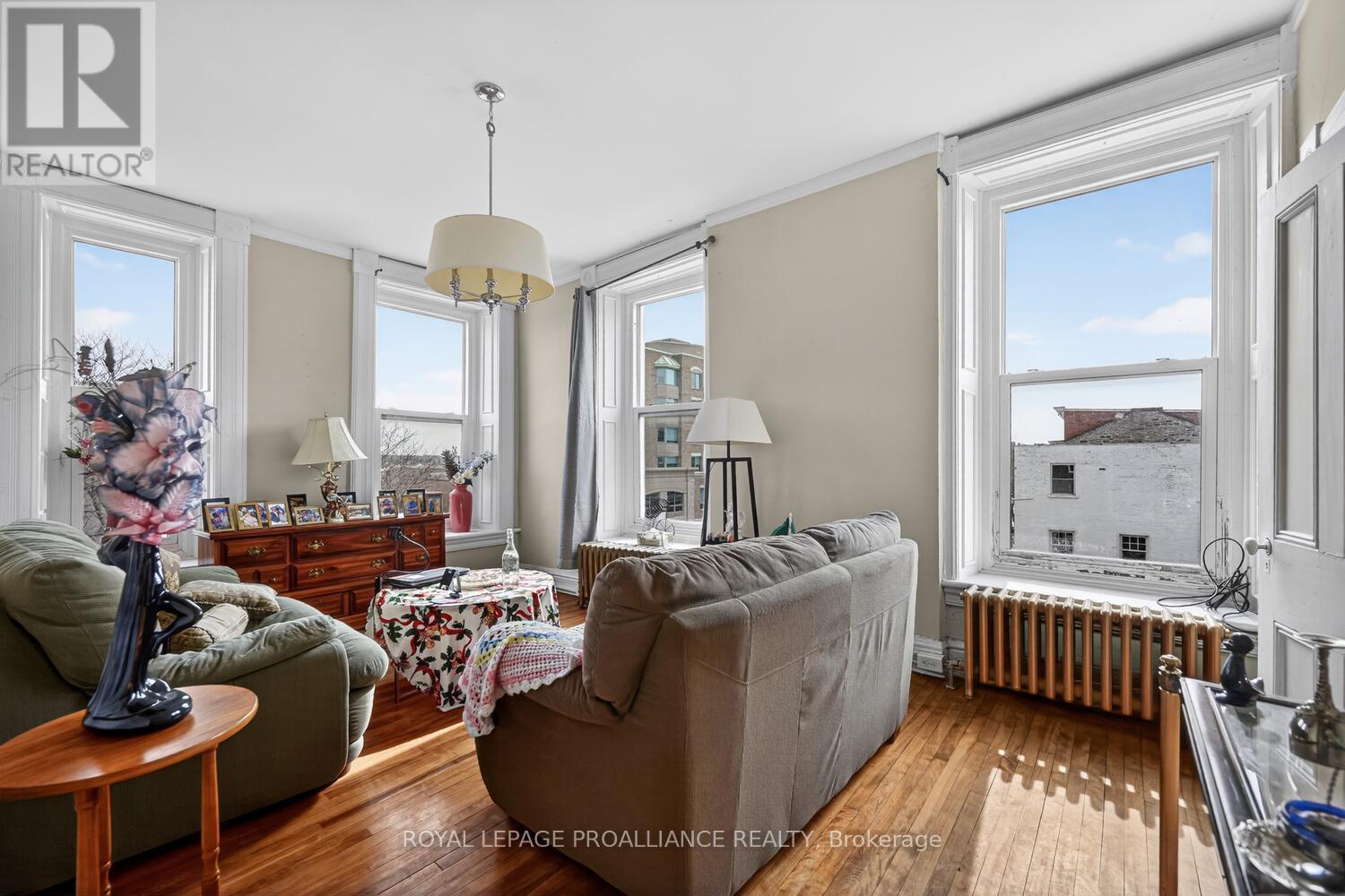 2 -42 King Street E, Brockville, Ontario  K6V 1B1 - Photo 8 - X12956588