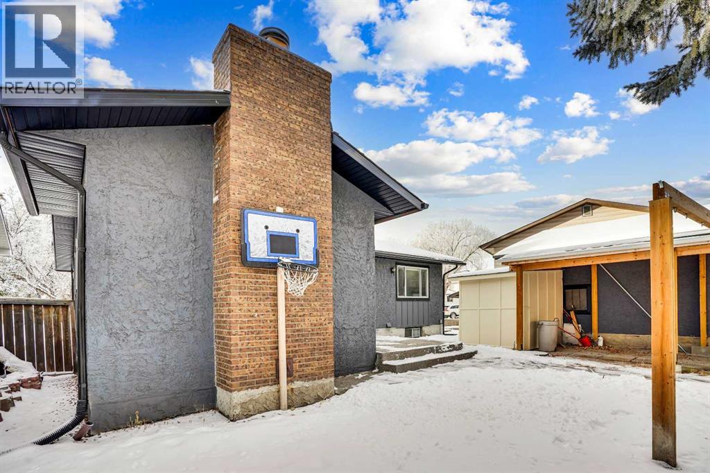 315 Templewood Place NE, Calgary, Alberta  T1Y 4A7 - Photo 3 - A2274843