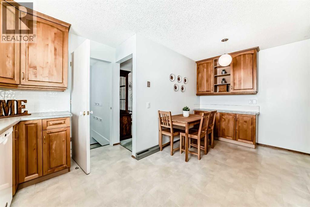 752 Cedarille Way SW, Calgary, Alberta  T2W 2G7 - Photo 6 - A2295915