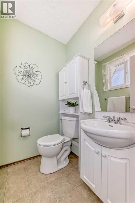 752 Cedarille Way SW, Calgary, Alberta  T2W 2G7 - Photo 22 - A2295915