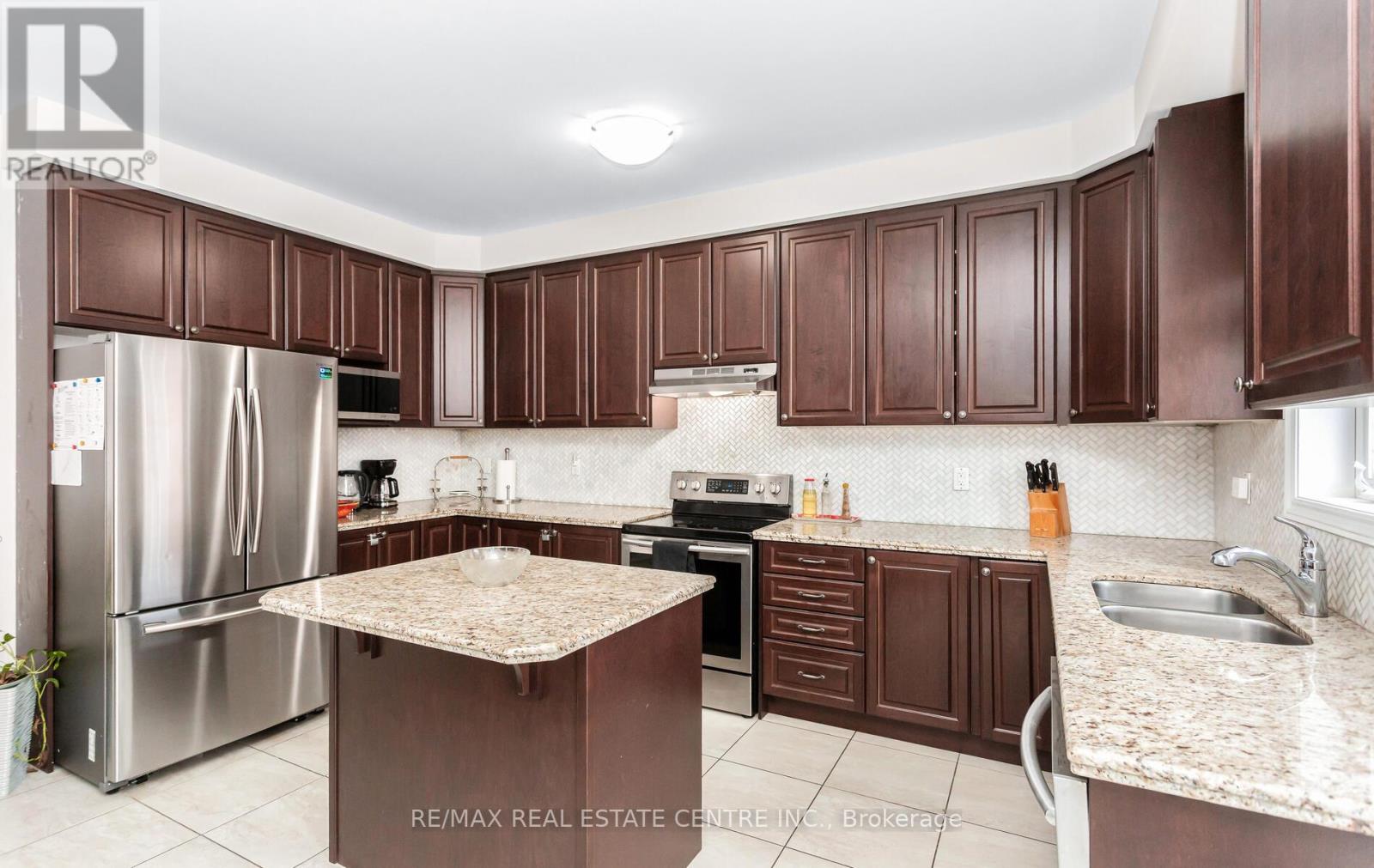 49 Bucksaw Street, Brampton, Ontario  L7A 4R3 - Photo 14 - W12956582