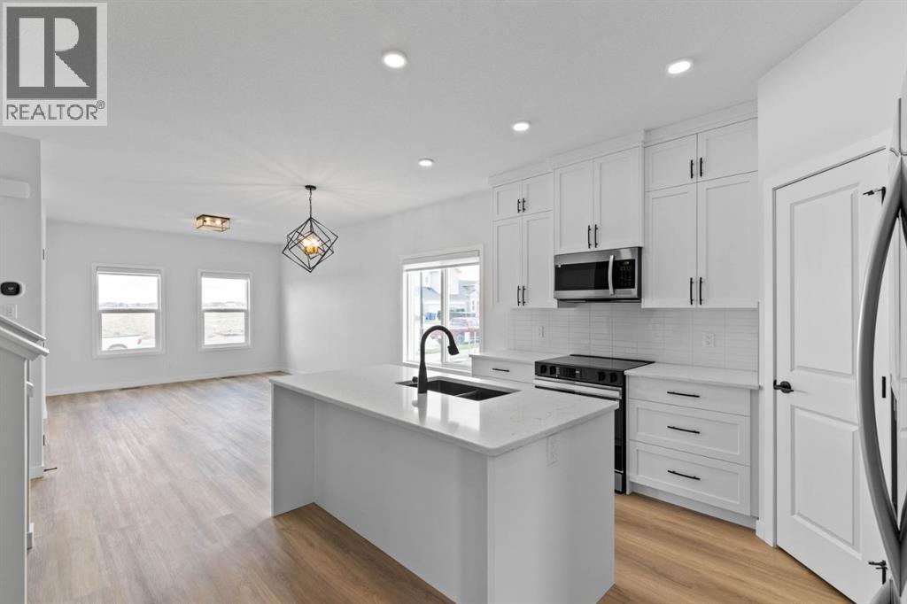 231 Vista Road, Crossfield, Alberta  T0M 0S0 - Photo 11 - A2298496