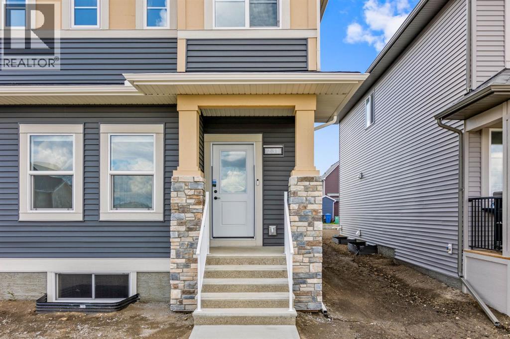 231 Vista Road, Crossfield, Alberta  T0M 0S0 - Photo 3 - A2298496