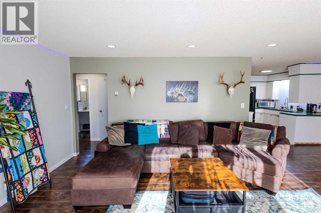 712 3 Avenue Nw, Slave Lake, Alberta  T0G 2A1 - Photo 2 - A2265158