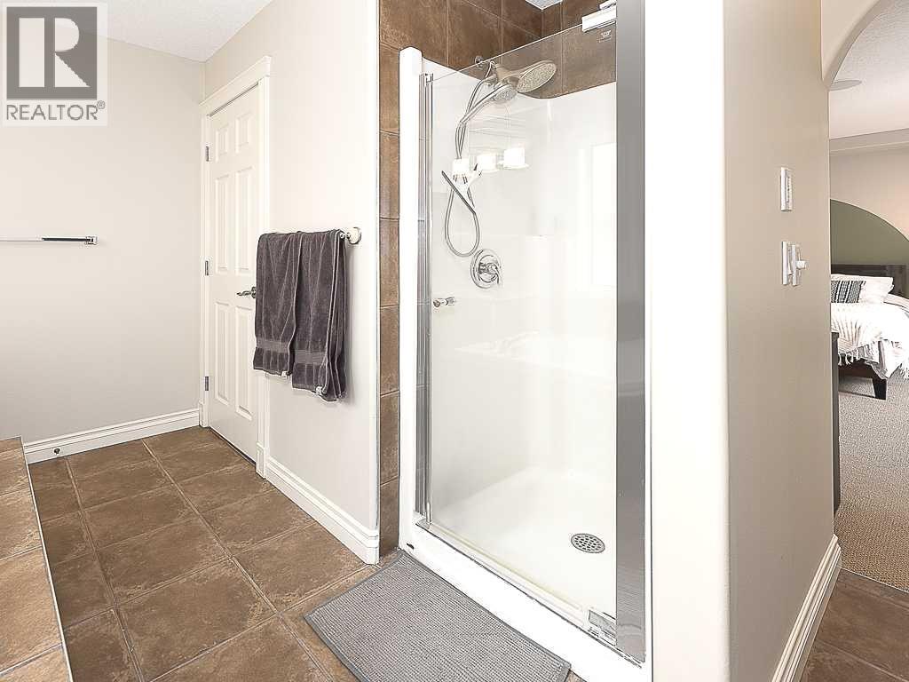 195 Royal Birkdale Crescent NW, Calgary, Alberta  T3G 5R7 - Photo 23 - A2296381