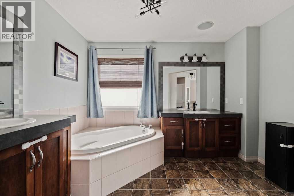 164 West Creek Landing, Chestermere, Alberta  T1X 1R8 - Photo 27 - A2296882