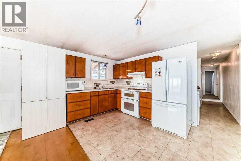 93 Huntstrom Drive NE, Calgary, Alberta  T2K 5V5 - Photo 37 - A2297118