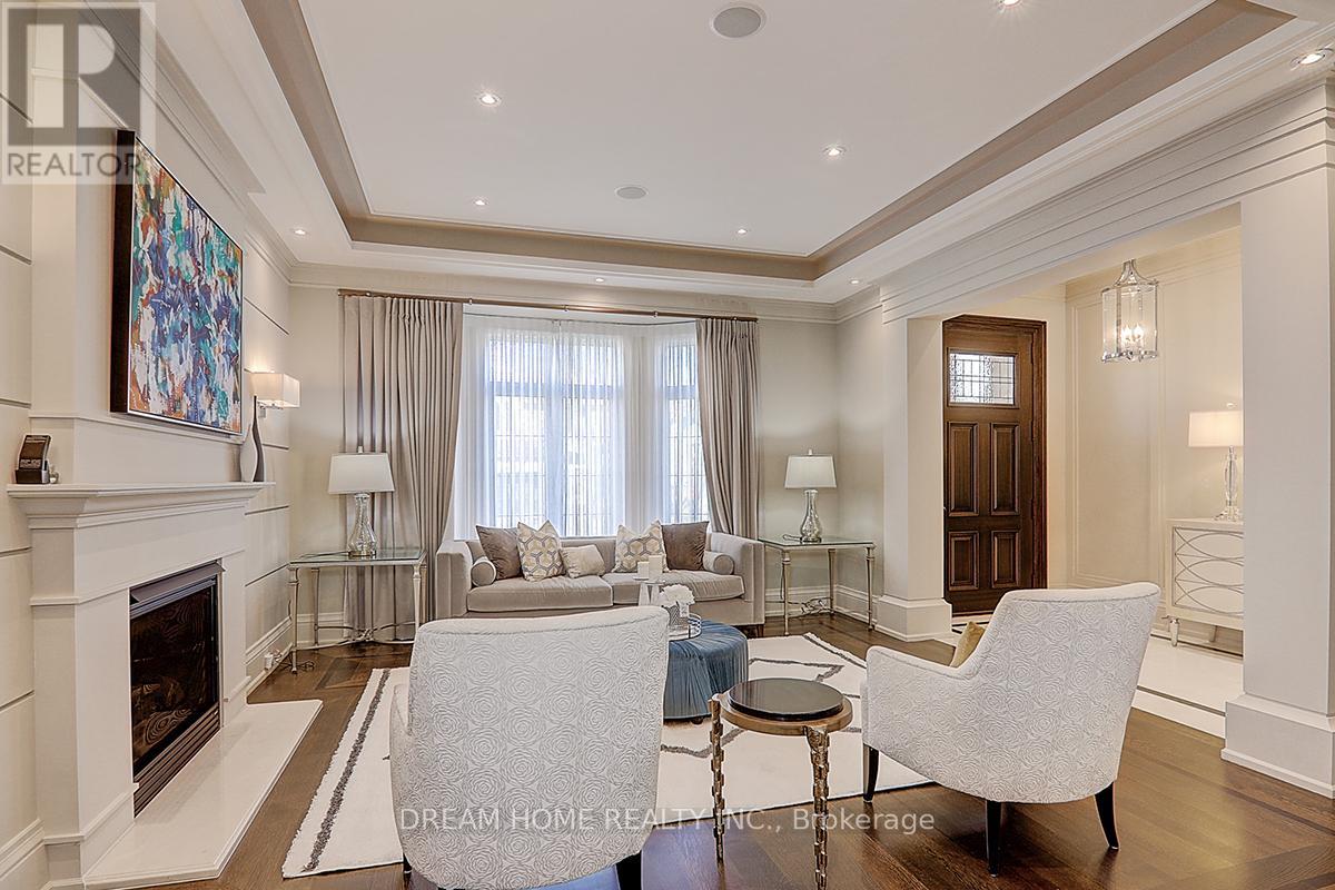 225 Dunforest Avenue, Toronto, Ontario  M2N 4J6 - Photo 3 - C12956594