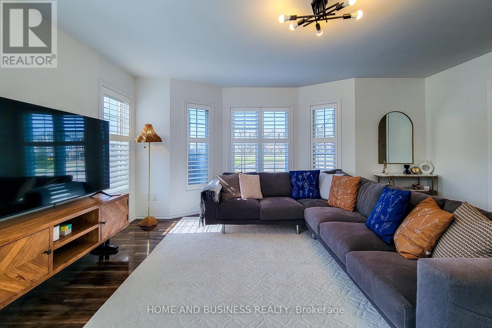 355 Chuchmach Close, Milton, Ontario  L9T 8B7 - Photo 11 - W12956606