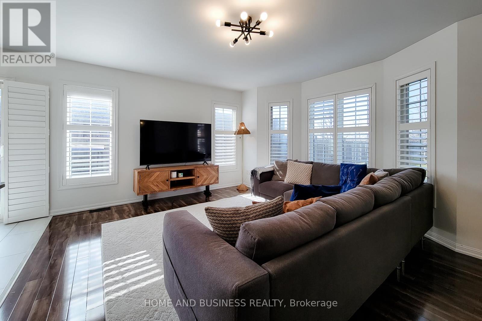 355 Chuchmach Close, Milton, Ontario  L9T 8B7 - Photo 12 - W12956606