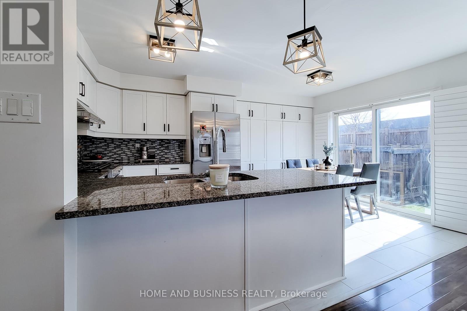 355 Chuchmach Close, Milton, Ontario  L9T 8B7 - Photo 14 - W12956606