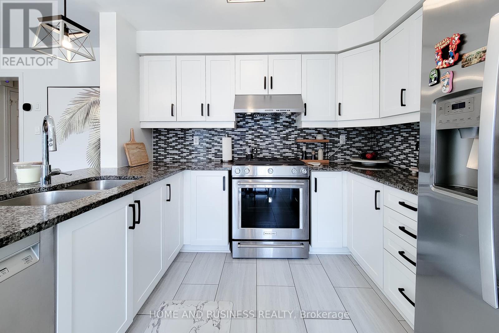 355 Chuchmach Close, Milton, Ontario  L9T 8B7 - Photo 15 - W12956606