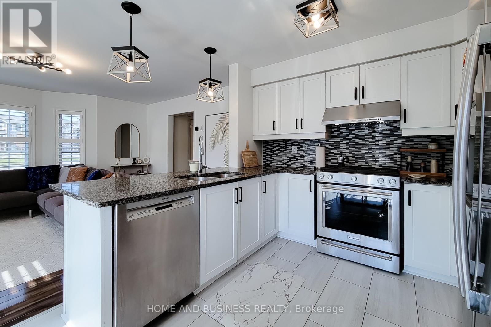 355 Chuchmach Close, Milton, Ontario  L9T 8B7 - Photo 16 - W12956606