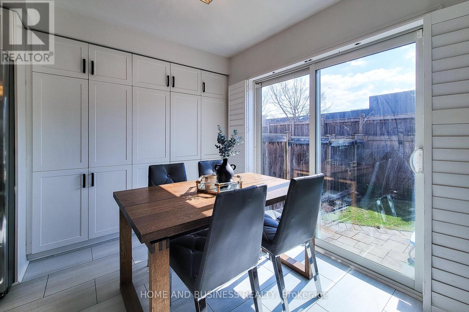 355 Chuchmach Close, Milton, Ontario  L9T 8B7 - Photo 17 - W12956606