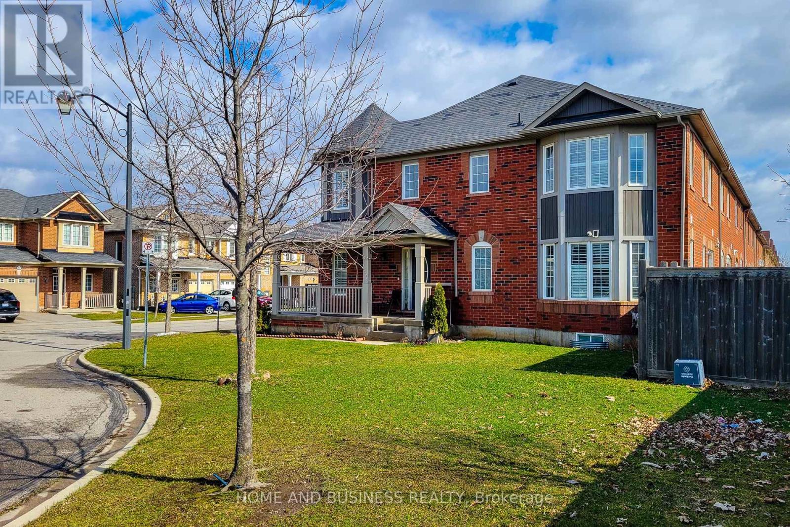 355 Chuchmach Close, Milton, Ontario  L9T 8B7 - Photo 2 - W12956606