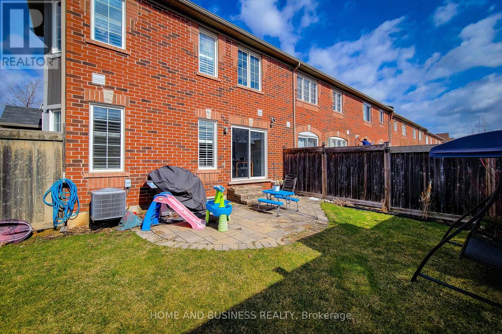 355 Chuchmach Close, Milton, Ontario  L9T 8B7 - Photo 34 - W12956606