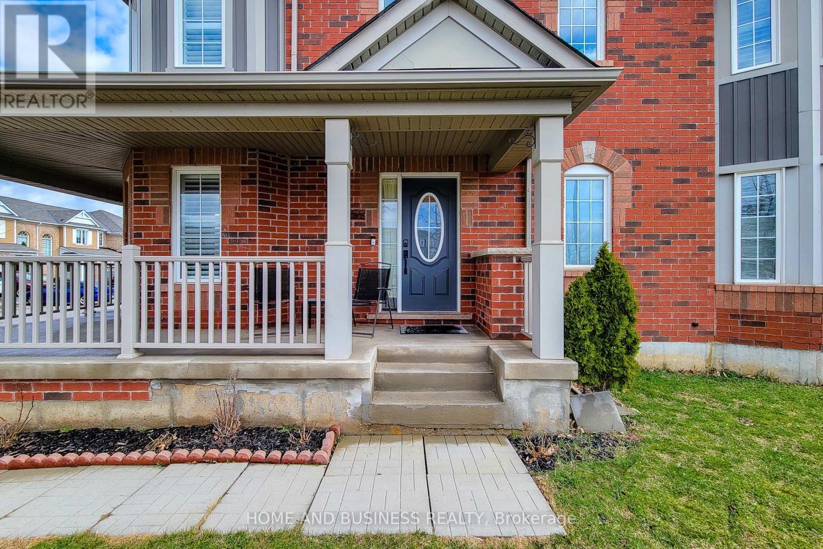 355 Chuchmach Close, Milton, Ontario  L9T 8B7 - Photo 5 - W12956606