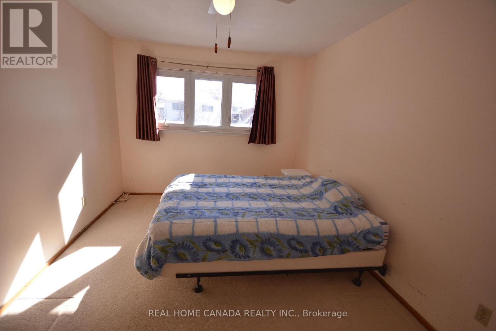 1463 Glen Rutley Circle, Mississauga, Ontario  L4X 1Z8 - Photo 12 - W12956612