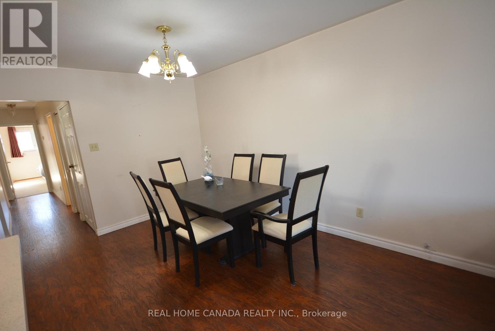 1463 Glen Rutley Circle, Mississauga, Ontario  L4X 1Z8 - Photo 4 - W12956612