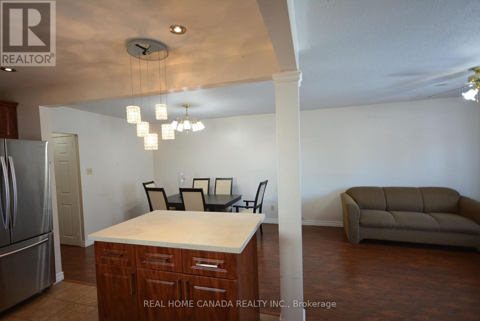 1463 Glen Rutley Circle, Mississauga, Ontario  L4X 1Z8 - Photo 8 - W12956612