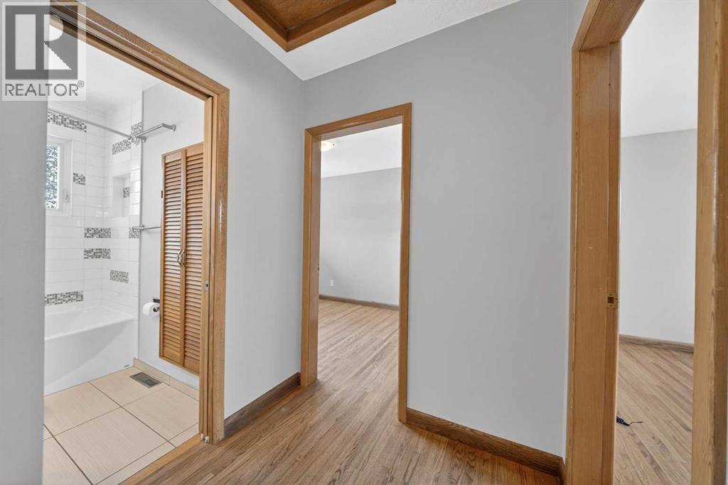 23 Hyslop Drive Sw, Calgary, Alberta  T2V 3A2 - Photo 15 - A2298506