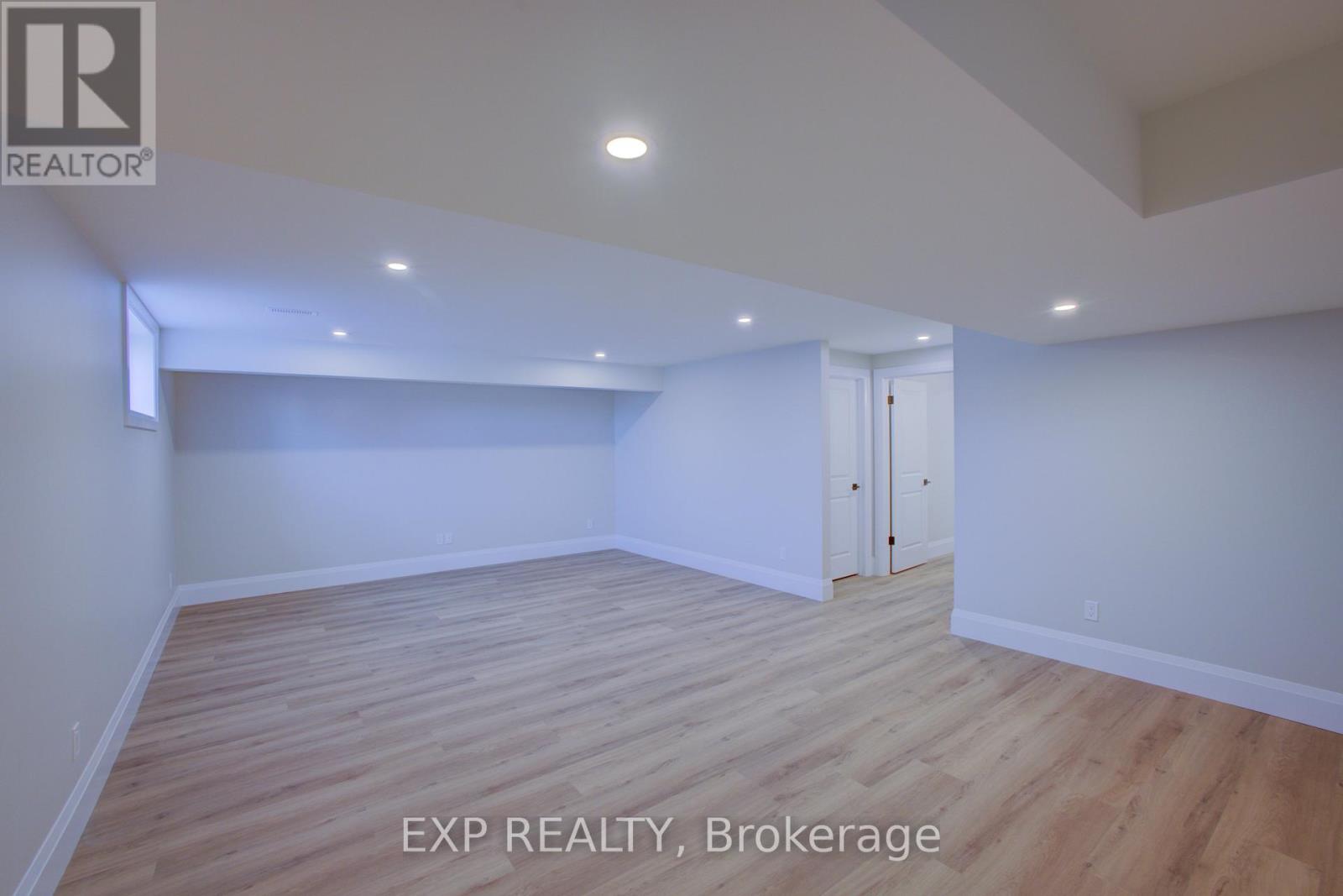 91 Bedell Drive, Mapleton, Ontario  N0G 1P0 - Photo 30 - X12956608