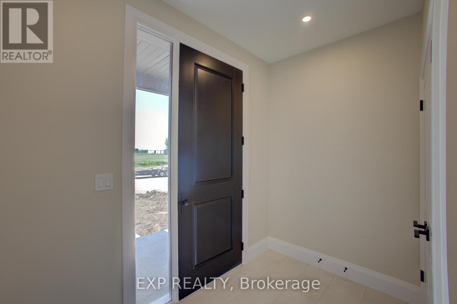 91 Bedell Drive, Mapleton, Ontario  N0G 1P0 - Photo 7 - X12956608