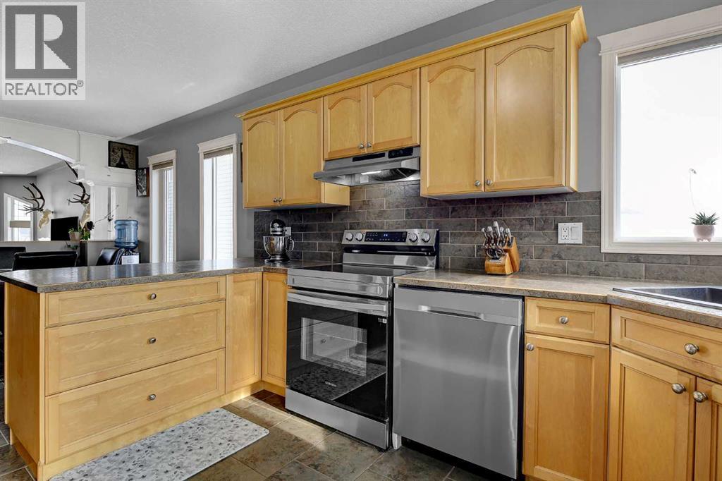 66 Pinnacle Lake Drive, Grande Prairie, Alberta  T8W 0A9 - Photo 11 - A2292929