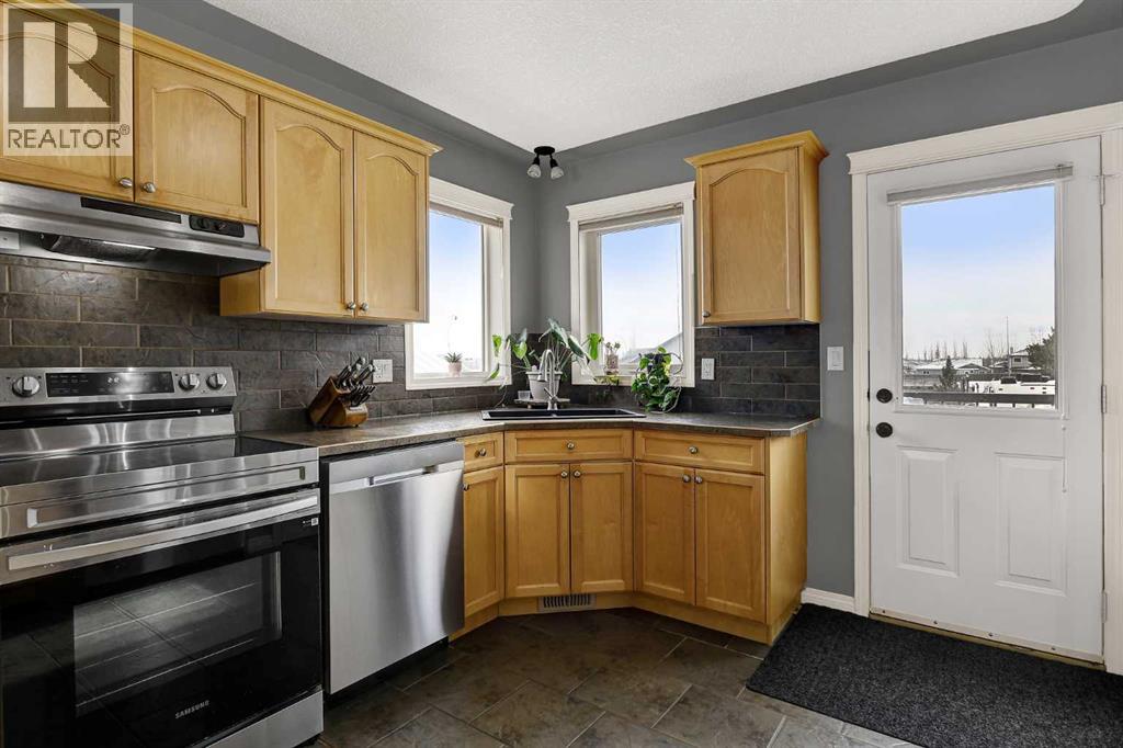 66 Pinnacle Lake Drive, Grande Prairie, Alberta  T8W 0A9 - Photo 8 - A2292929