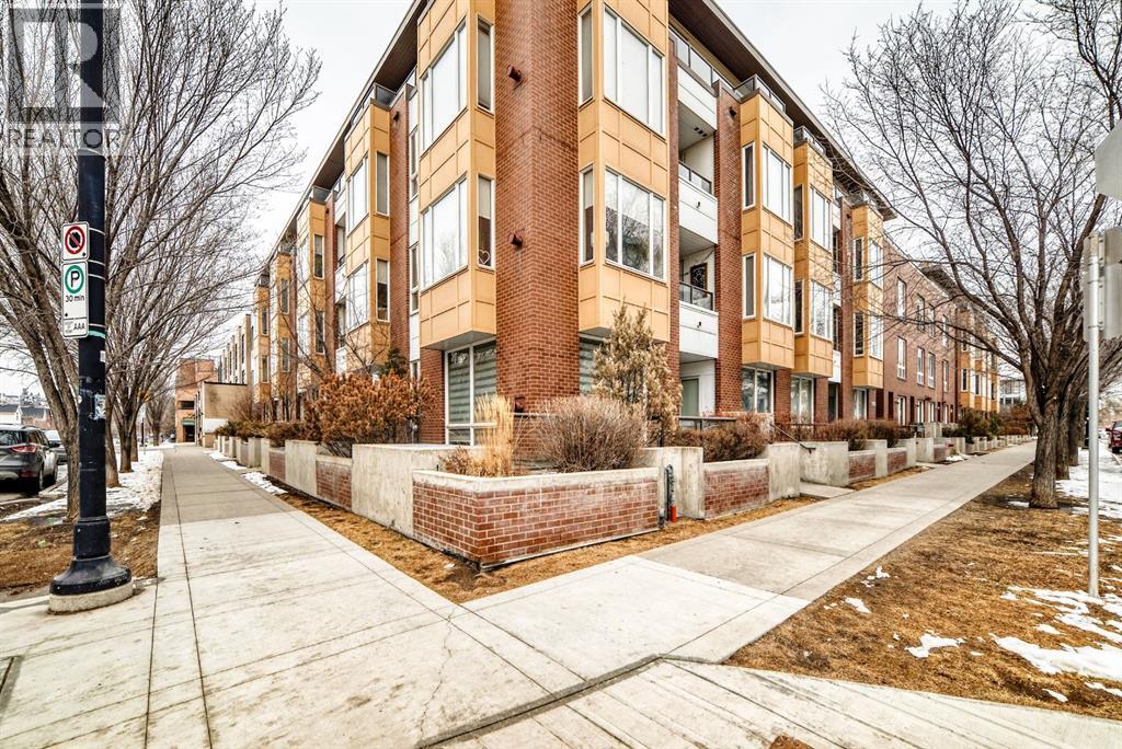 404, 1000 Centre Avenue NE, Calgary, Alberta  T2E 9C4 - Photo 1 - A2298122