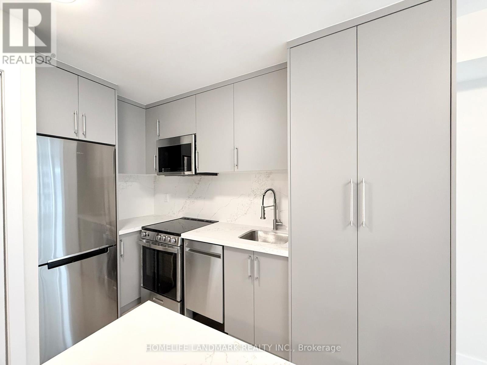 727 - 230 Queens Quay W, Toronto, Ontario  M5J 2Y7 - Photo 5 - C12956616