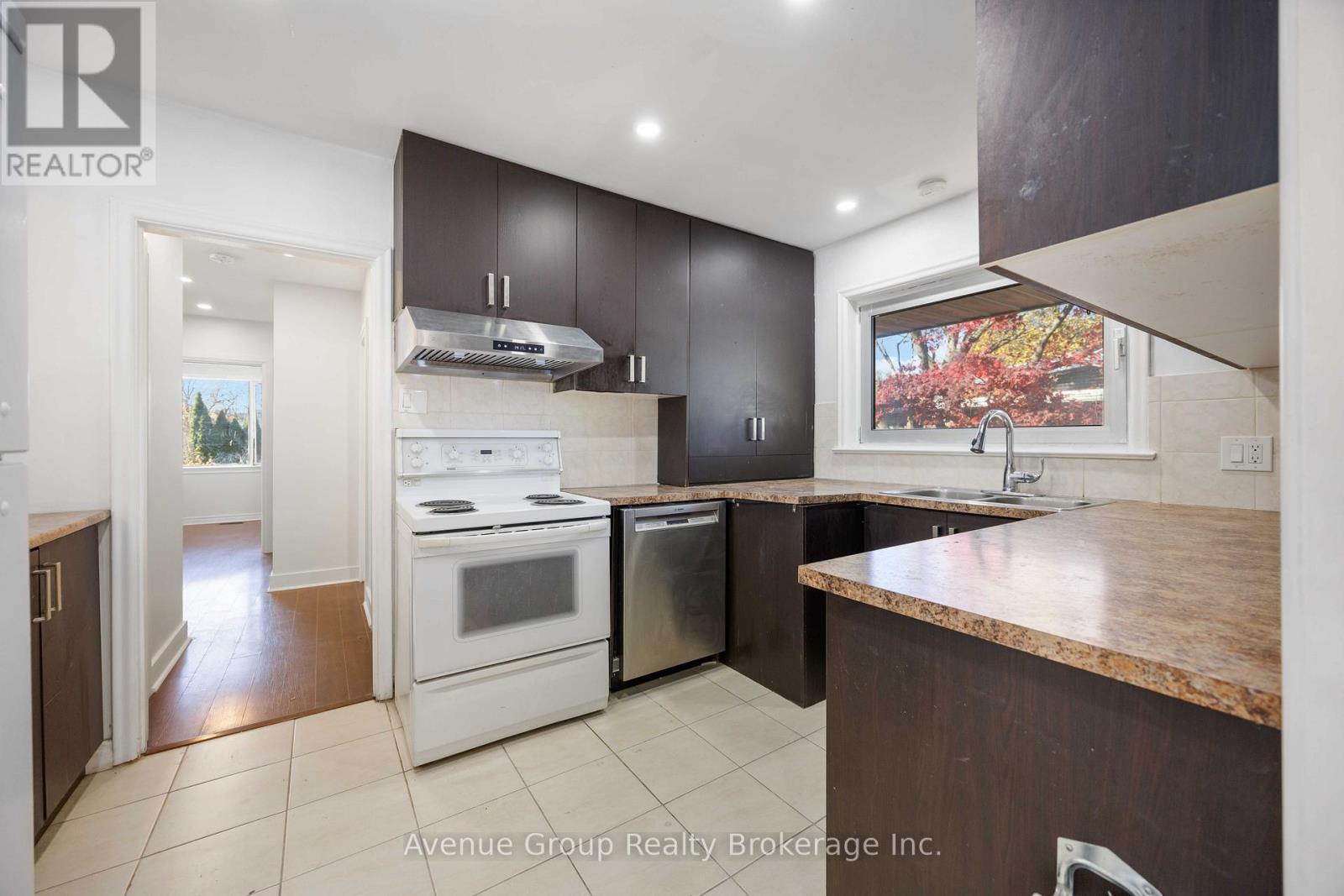 Main - 10 Chipping Road, Toronto, Ontario  M3B 1L1 - Photo 12 - C12956626