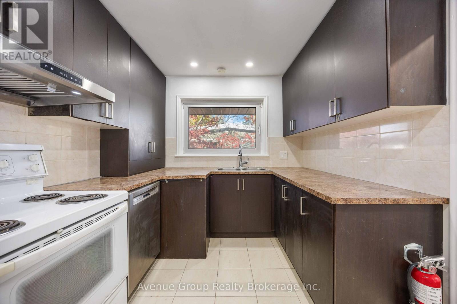 Main - 10 Chipping Road, Toronto, Ontario  M3B 1L1 - Photo 13 - C12956626