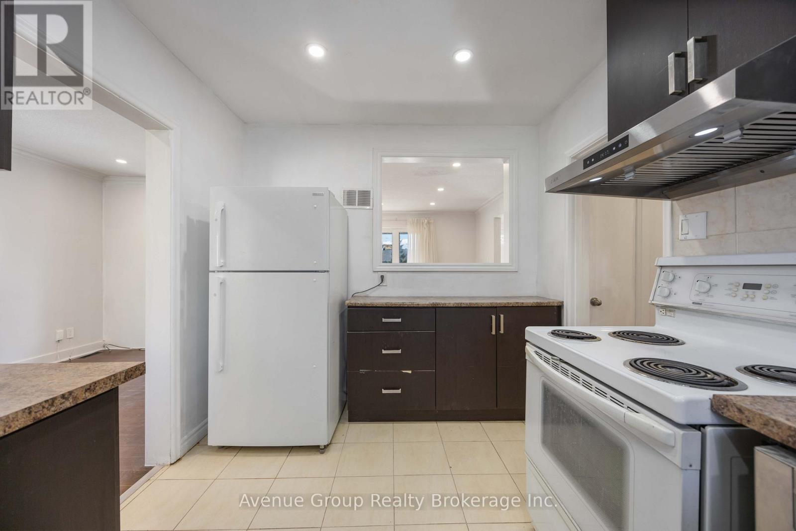 Main - 10 Chipping Road, Toronto, Ontario  M3B 1L1 - Photo 14 - C12956626