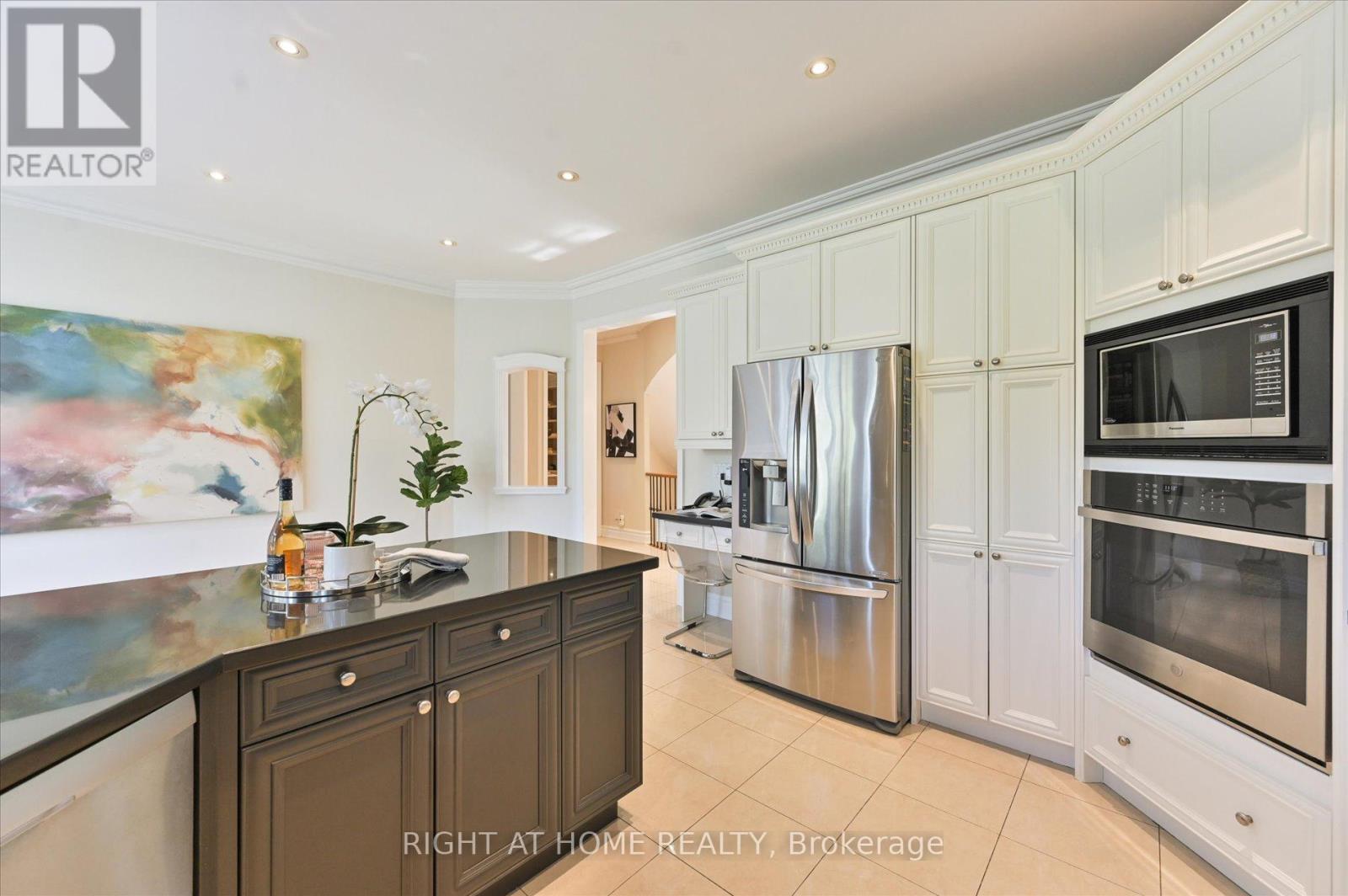 154 Charlton Boulevard, Toronto, Ontario  M2R 2J1 - Photo 17 - C12956632