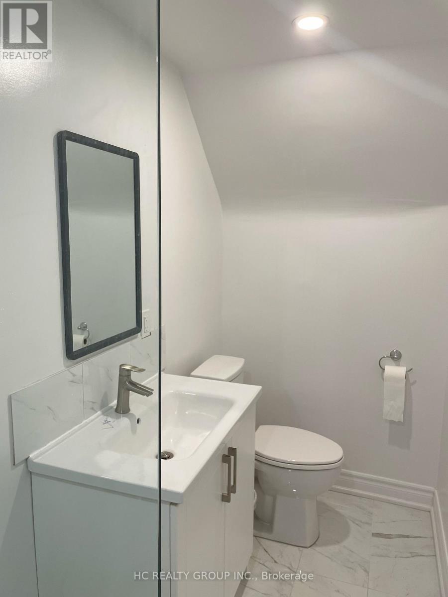 Main - 48 Torrens Avenue, Toronto, Ontario  M4K 2H8 - Photo 11 - E12956634