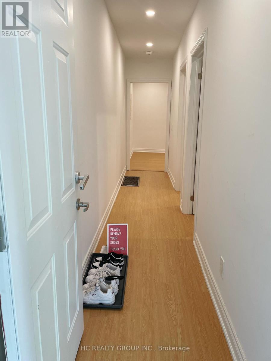 Main - 48 Torrens Avenue, Toronto, Ontario  M4K 2H8 - Photo 2 - E12956634