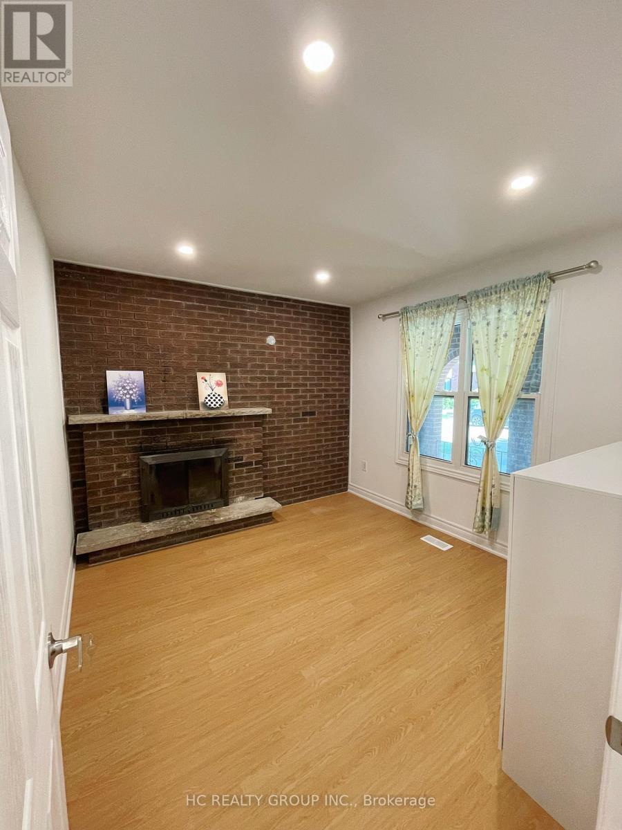 Main - 48 Torrens Avenue, Toronto, Ontario  M4K 2H8 - Photo 3 - E12956634