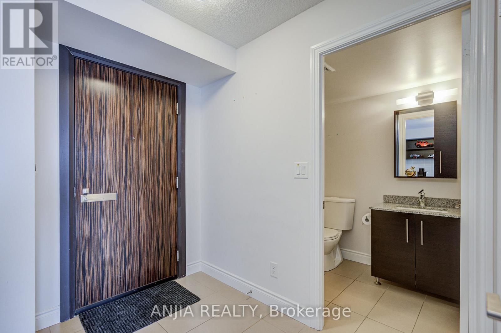 1112 - 273 South Park Road, Markham, Ontario  L3T 0B5 - Photo 4 - N12956618