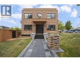 6733 VIVIAN STREET, Vancouver, British Columbia