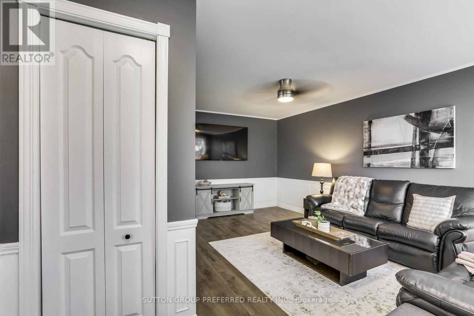 159 Harding Crescent, London South, Ontario  N6E 1G2 - Photo 4 - X12956650