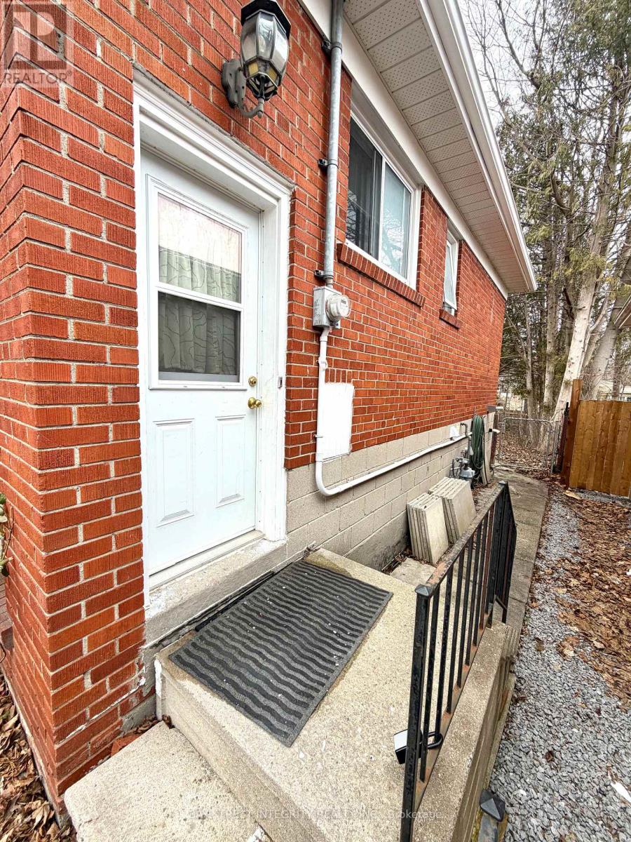 Lowerfl - 73 Boothbay Crescent, Newmarket, Ontario  L3Y 1Y6 - Photo 2 - N12956636