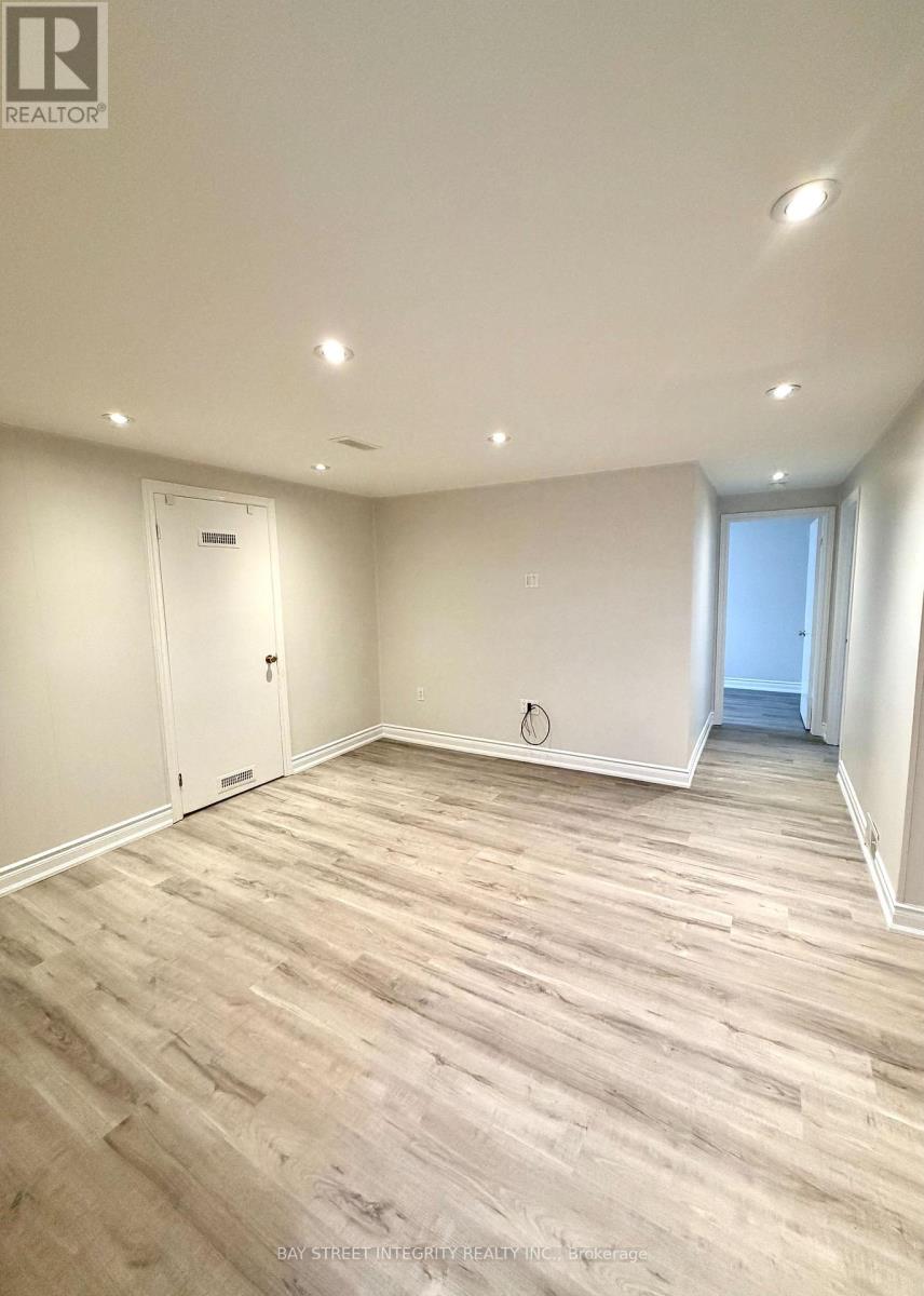 Lowerfl - 73 Boothbay Crescent, Newmarket, Ontario  L3Y 1Y6 - Photo 3 - N12956636