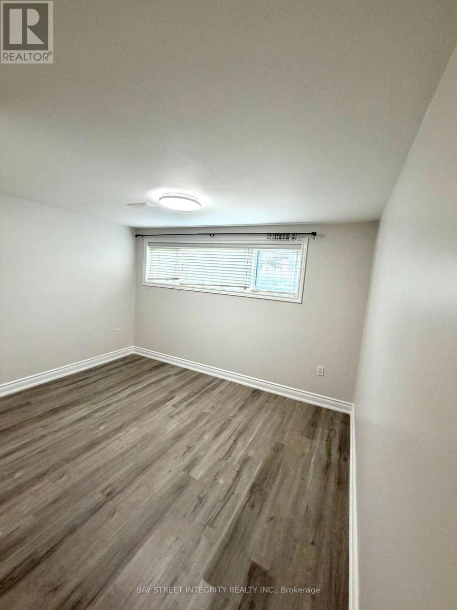 Lowerfl - 73 Boothbay Crescent, Newmarket, Ontario  L3Y 1Y6 - Photo 7 - N12956636