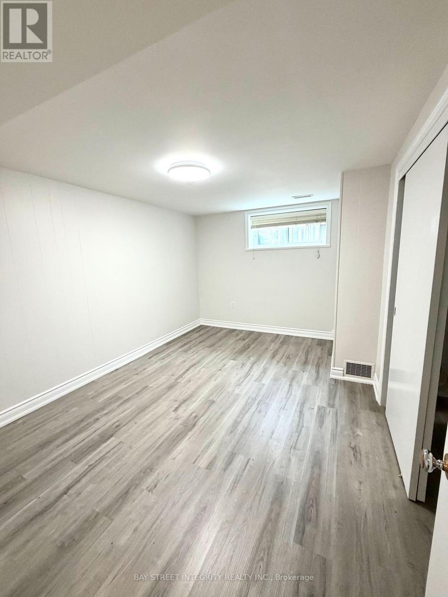 Lowerfl - 73 Boothbay Crescent, Newmarket, Ontario  L3Y 1Y6 - Photo 8 - N12956636