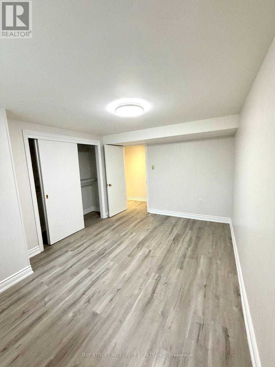 Lowerfl - 73 Boothbay Crescent, Newmarket, Ontario  L3Y 1Y6 - Photo 9 - N12956636