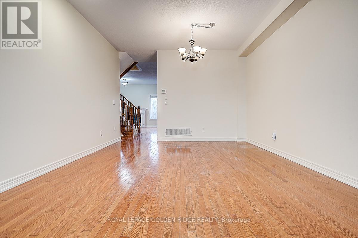 23 Drew Kelly Way, Markham, Ontario  L3R 5R3 - Photo 4 - N12956640