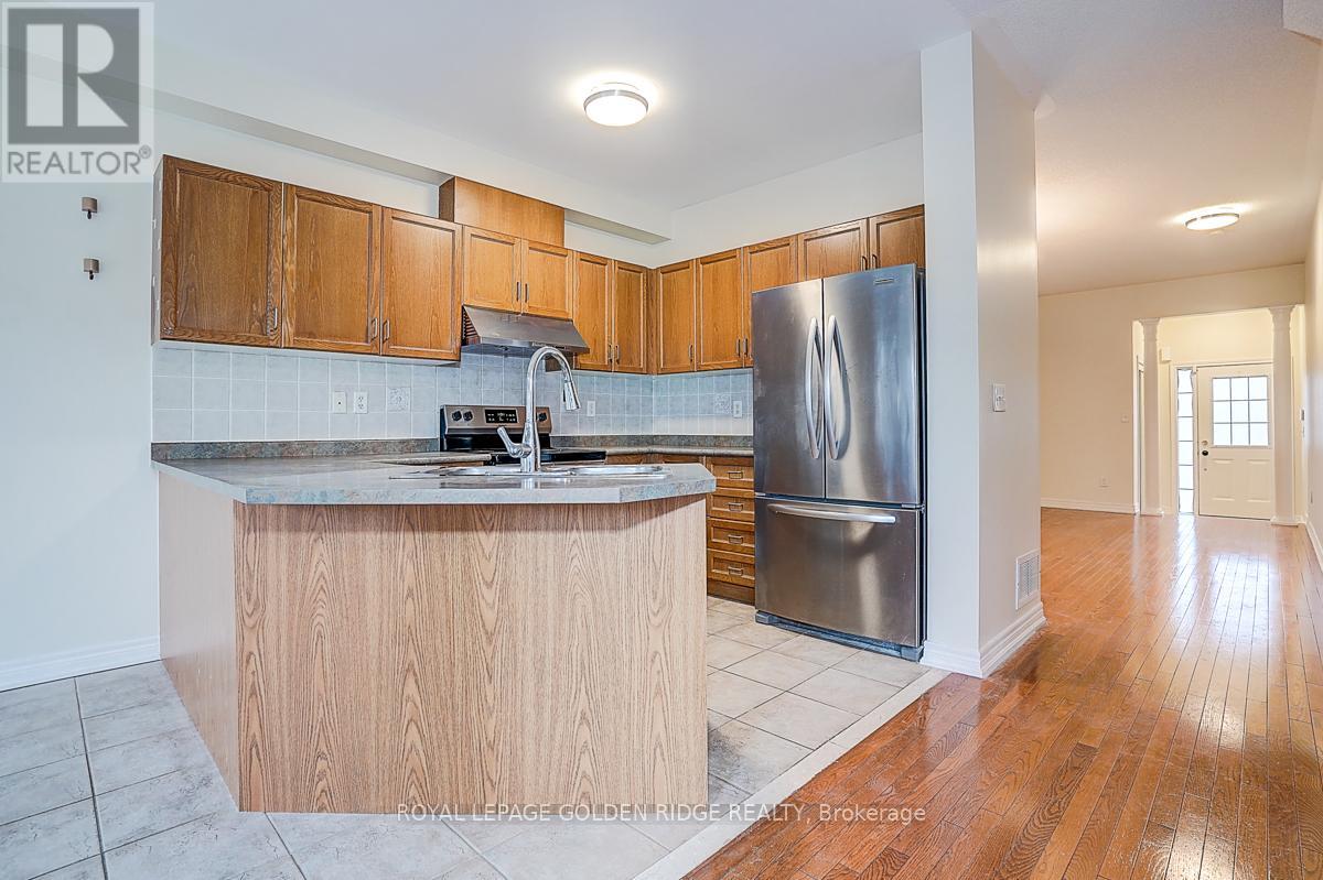 23 Drew Kelly Way, Markham, Ontario  L3R 5R3 - Photo 9 - N12956640