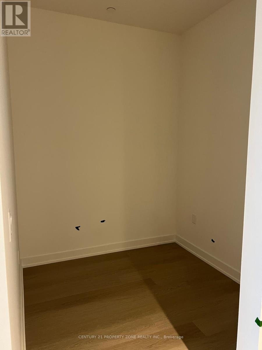 521 - 448 Burmhamthorpe Road W, Mississauga, Ontario  L5B 0R4 - Photo 14 - W12956644